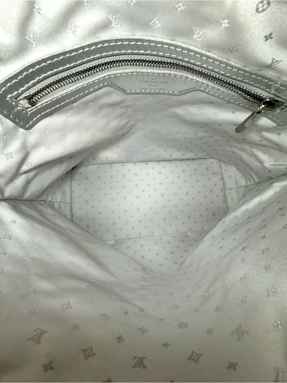 Louis Vuitton Suhali Lockit PM In Metallic Silver Leather